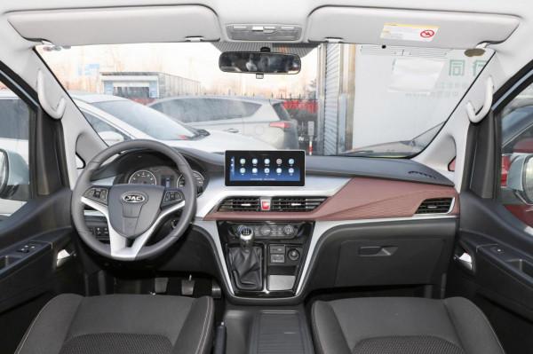 外觀沉穩，內飾精巧的商務車，評測瑞風M3