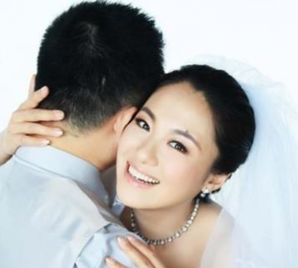 沈傲君：因賽西施爆紅，與聶遠相戀10年，為何轉身嫁給乾隆後裔