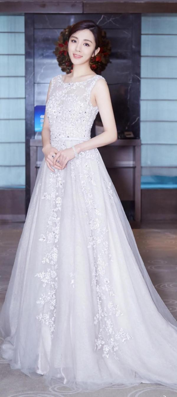 王曉晨美出新高度