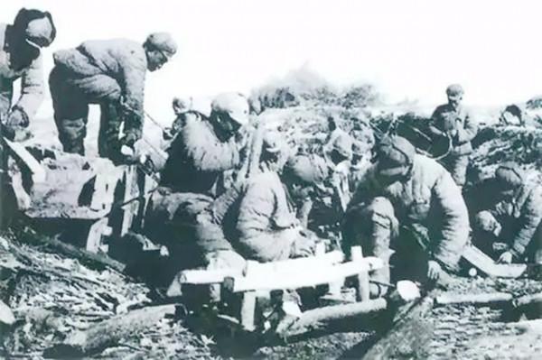 1954年,毛主席為什麼要決策成立新疆生產建設兵團? 1954年,毛主席為什麼要決策成立新疆生產建設兵團?