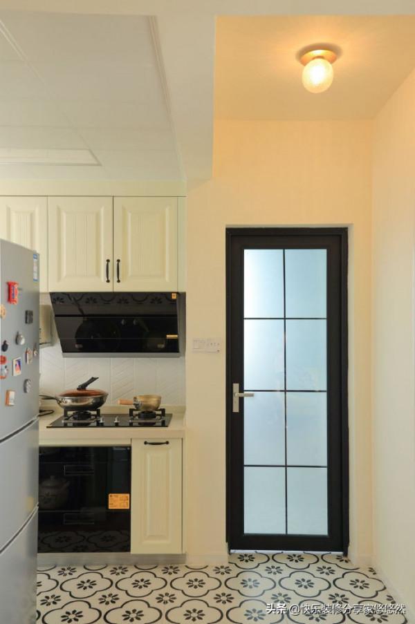 小空間的色彩大運用 用復古綠打造44㎡溫馨撞色小屋