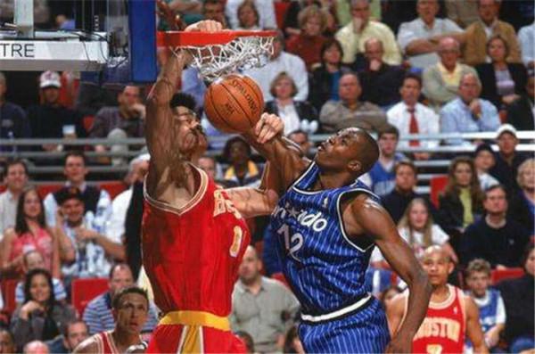 姚明曾在NBA叱吒風雲足足8年！他生涯9339萬薪資真正能到手多少？