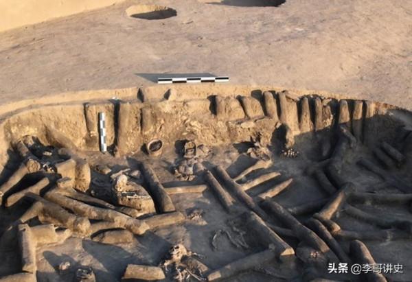 內蒙古通遼發現史前遺址，刨出近百人墳坑，揭秘5000年前慘案真相
