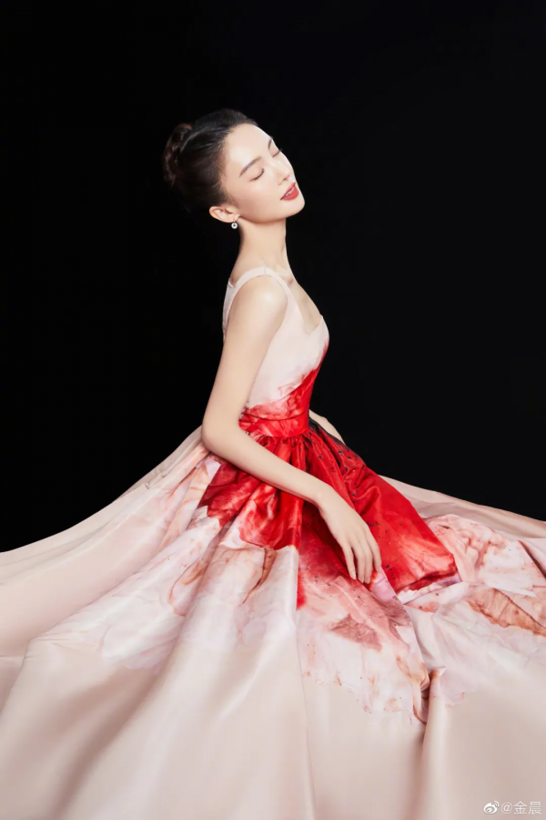 劉詩詩的煙燻妝殺瘋了?這就是人間黑天鵝吧 劉詩詩的煙燻妝殺瘋了?這就是人間黑天鵝吧