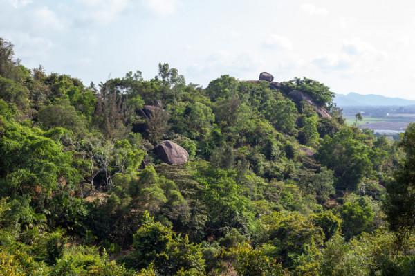 旅人筆下——海南第一山 旅人筆下——海南第一山
