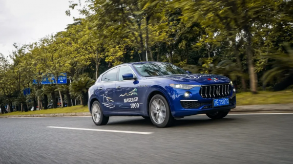 3.0T+8AT,回頭率200%的“效能猛獸”卻擁有雙重性格 3.0T+8AT,回頭率200%的“效能猛獸”卻擁有雙重性格