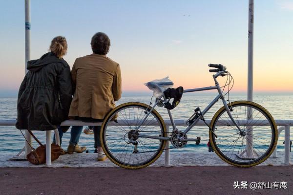 50歲後，如果你身邊出現這4個“訊號”，將預示了福氣加身