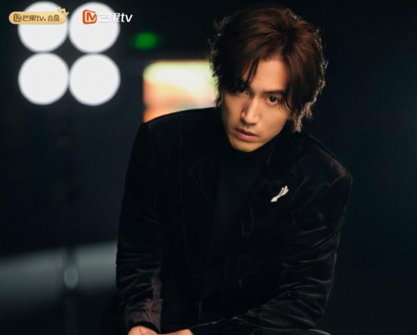 哥哥成團，1人借兄弟躺贏，1人靠兄弟逆襲，1人輸在兄弟“多情”