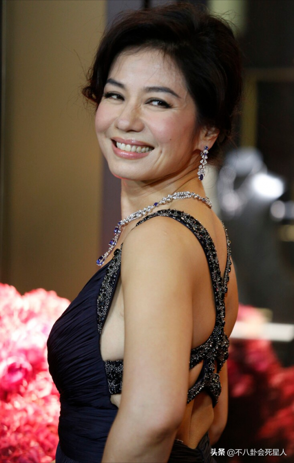 10位自然衰老的中老年女星，面板鬆弛滿面皺紋，但比整容臉舒服