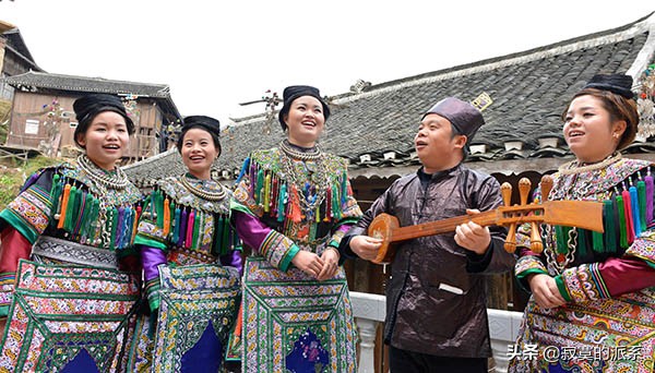 中國最後的&OpenCurlyDoubleQuote;原始部落&rdquo;，盡毀滅於火中