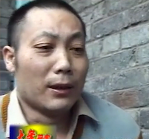 1992年，為傳宗接代夫妻倆找村裡人“幫忙”，6年後丈夫離奇身亡