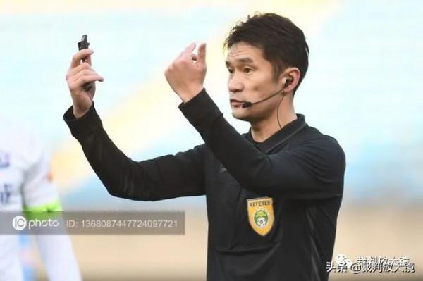 「案例解讀」中超第17輪保級組爭議判罰解讀 「案例解讀」中超第17輪保級組爭議判罰解讀