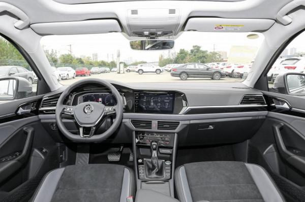 左右為難|15萬預算,豐田亞洲獅對比大眾速騰 左右為難|15萬預算,豐田亞洲獅對比大眾速騰