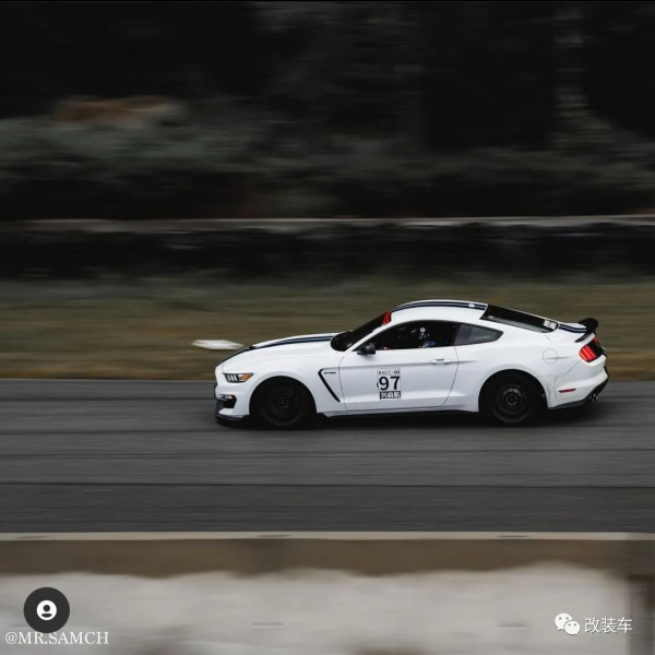 真V8後驅手動擋Shelby GT350,526馬力車主還覺得不大? 真V8後驅手動擋Shelby GT350,526馬力車主還覺得不大?