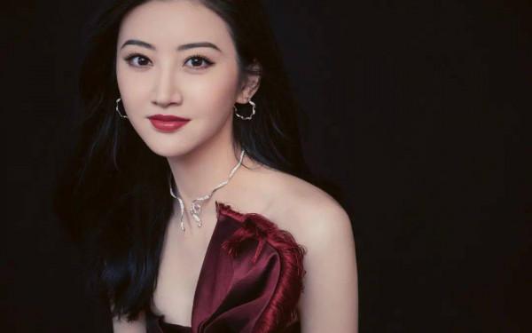 賈乃亮新女友？王寶強黑料？景甜簽約賈士凱？佟麗婭追求者多？