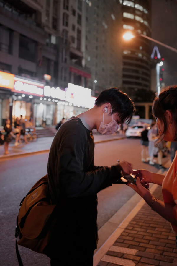 上海有棟“神秘”大廈，每晚都在上演一千零一夜