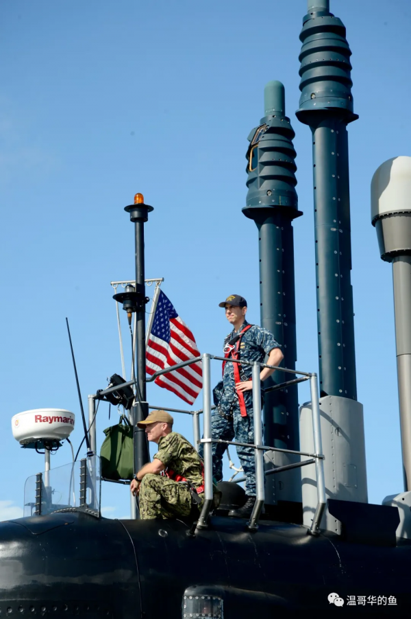 被迫上浮的深海之狼(中) 被迫上浮的深海之狼(中)