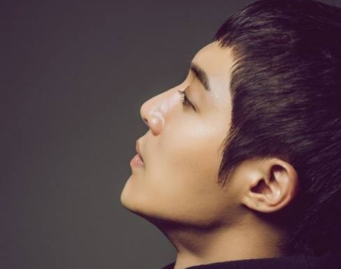 人是糊了，但他的顏值可從沒糊過