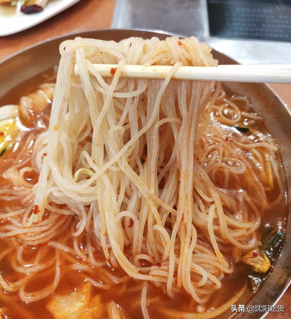 肉醬冷麵，還是酸甜口的，我想吃的就是這碗解暑神器