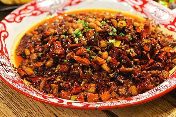 四川朋友看到哭了，這一桌菜沒一個辣的！江浙網友：講究一個鮮字