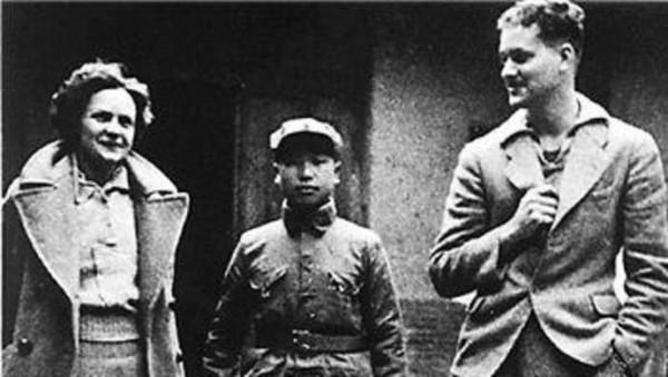 1957年毛主席蘇聯演講，用英語“說暈”留學生，他如何化解尷尬？