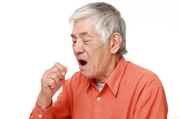 80歲老人坦言：請住家保姆伺候養老，就是一場殘酷無情的金錢交易