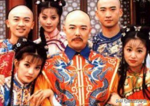 張鐵林的混血女兒已長大,混血顏值挺高,不愧是皇阿瑪的公主 張鐵林的混血女兒已長大,混血顏值挺高,不愧是皇阿瑪的公主