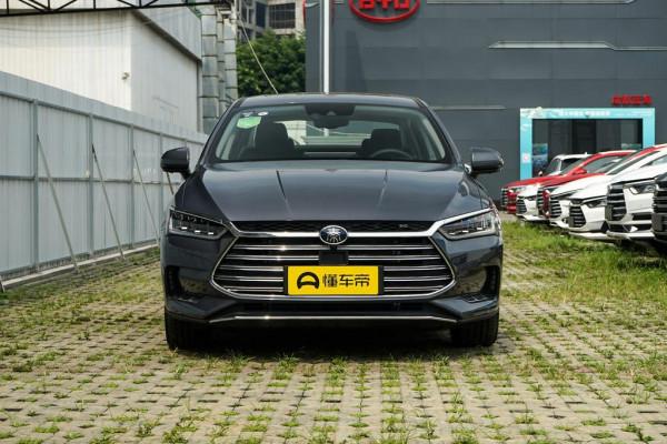 秦Pro DM，配插電式混動發動機，百公里加速時間5.9秒，造型有美感