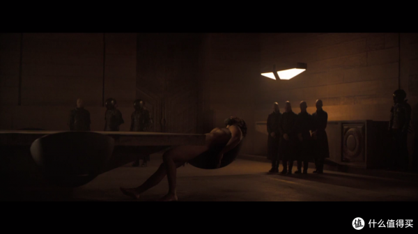 真是誰拍誰尷尬,一部披著科幻外衣的宗教電影,充滿了宿命論 真是誰拍誰尷尬,一部披著科幻外衣的宗教電影,充滿了宿命論