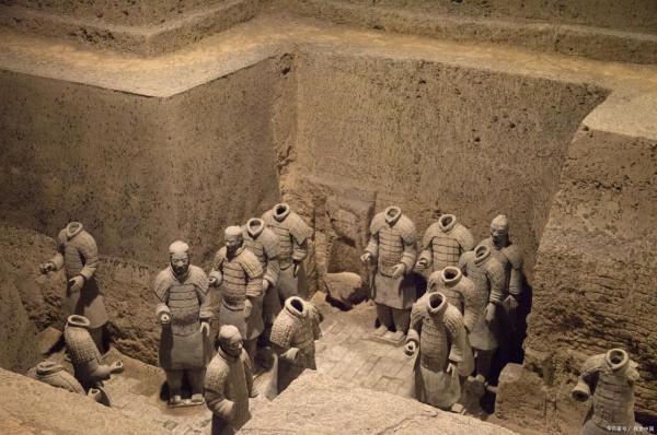 神秘莫測的秦始皇陵 神秘莫測的秦始皇陵