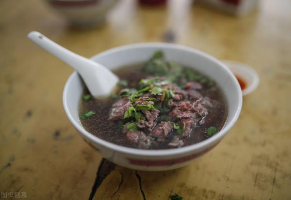 秋後多喝湯,不用醫生幫!魚湯、羊湯和雞湯,教你實用的燉湯技巧 秋後多喝湯,不用醫生幫!魚湯、羊湯和雞湯,教你實用的燉湯技巧