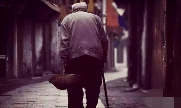 70歲父親送走40歲獨子,欲哭無淚!白髮人送黑髮人的悲劇不要重演 70歲父親送走40歲獨子,欲哭無淚!白髮人送黑髮人的悲劇不要重演