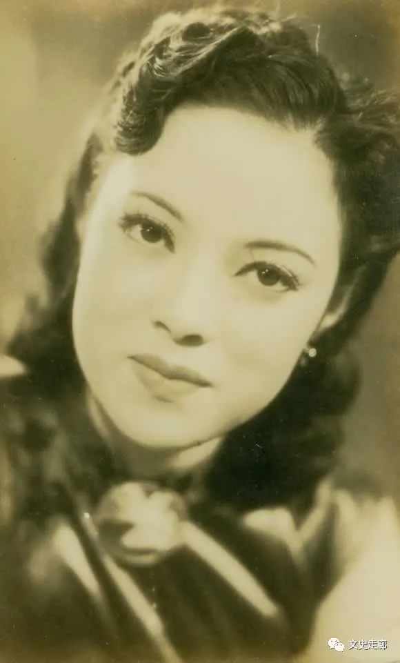 歷史上的今天2月12日，杜甫誕生，女真文字，封建君主制結束