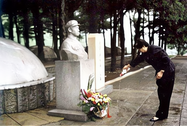 毛岸英犧牲40年後，劉思齊才收到撫卹金，改嫁後用長子名紀念前夫