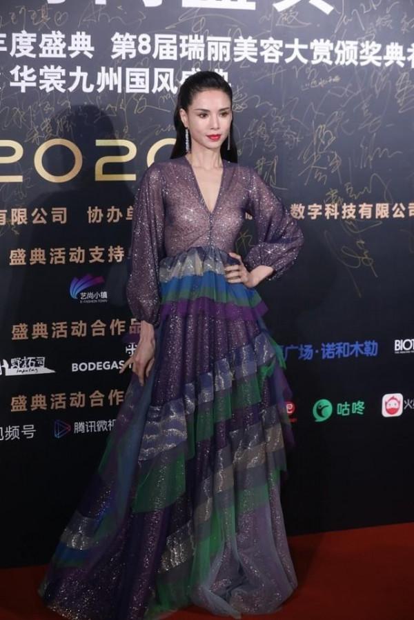 “最經典小龍女”李若彤顏值真保鮮,紫色柔紗裙太明媚,氣質絕了 “最經典小龍女”李若彤顏值真保鮮,紫色柔紗裙太明媚,氣質絕了