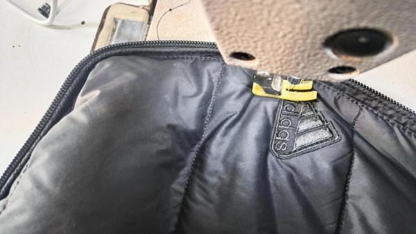 羽絨服掛破個洞，總跑毛，扔掉怪可惜怎麼辦呢？