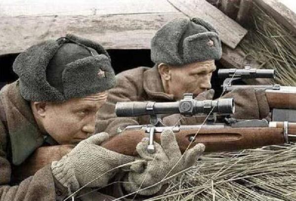 蘇聯狙神瓦西里，潛伏4天不開槍，一發子彈帶走德軍狙擊之王