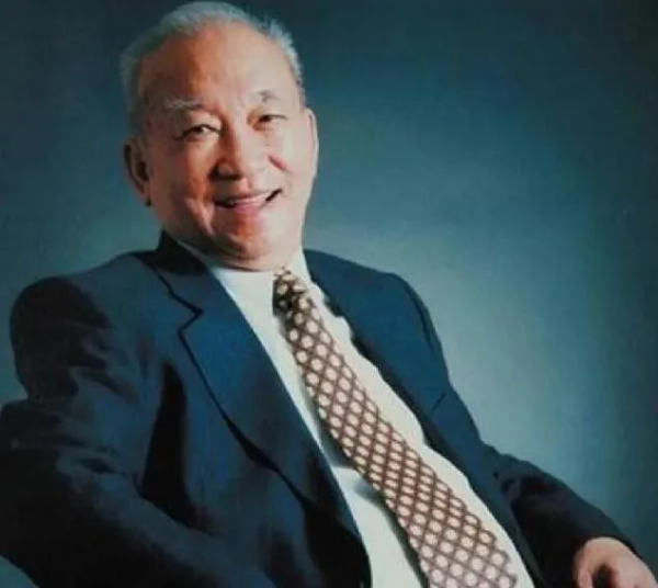 大名鼎鼎的F-14戰機竟由中國人設計？美國吸納人才能力值得學習