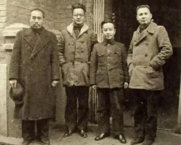 遵義會議後，博古被撤銷最高領導權，他弟弟卻越當越大，成正部級