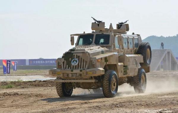 國產VP3反地雷車又立功 在奈及利亞觸雷 輪子被炸飛 乘員卻安然無恙 國產VP3反地雷車又立功 在奈及利亞觸雷 輪子被炸飛 乘員卻安然無恙