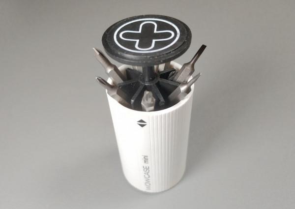 我用這套WOWSTICK PLAY MINI SD精修電動螺絲刀修好了舊剃鬚刀