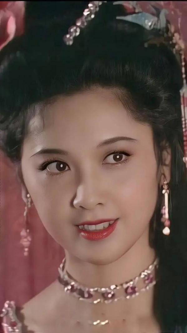 最美女兒國王——朱琳美照