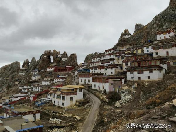 盤點中國十大懸崖邊上的建築，驚險而又震撼，你打卡過幾處呢