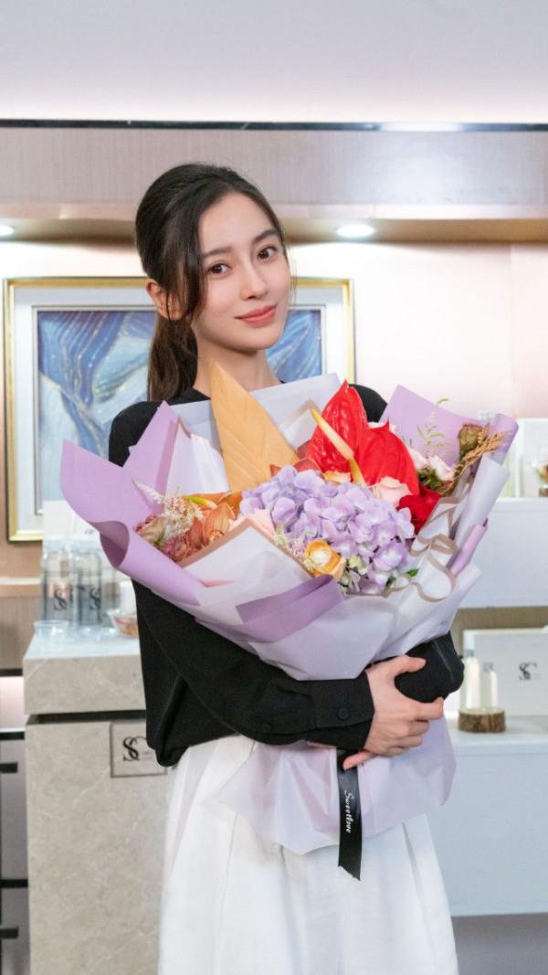 楊穎賴冠霖新劇上映，年齡相差過大惹爭議，網友：有被噁心到了