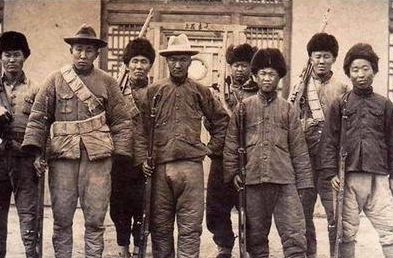 1950年解放軍一師級幹部遇害,中央震怒,出動150萬人解決此事 1950年解放軍一師級幹部遇害,中央震怒,出動150萬人解決此事