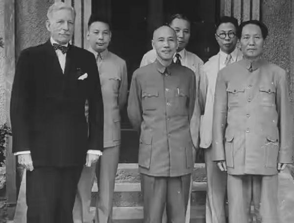 鄧小平：天安門前的毛主席像要世世代代掛下去