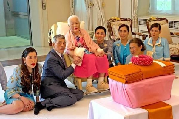 泰國最美公主罕見露面:神似王祖賢又美又颯,王后蘇提達黯然失色 泰國最美公主罕見露面:神似王祖賢又美又颯,王后蘇提達黯然失色