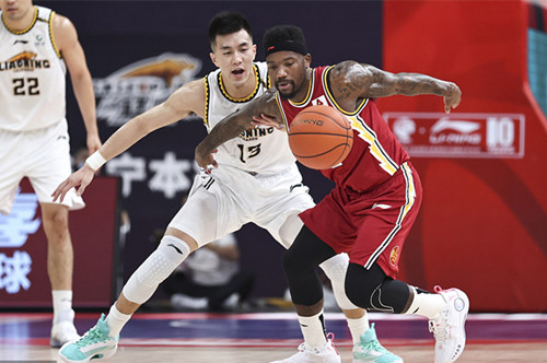 再禁賽MVP真沒了!大侄子手指裁判連吃兩T!遼寧32分殘暴復仇山西 再禁賽MVP真沒了!大侄子手指裁判連吃兩T!遼寧32分殘暴復仇山西