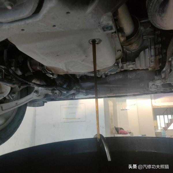 你們的奧迪燒機油是怎麼修的，我覺得這臺奧迪Q5燒機油的修法才對