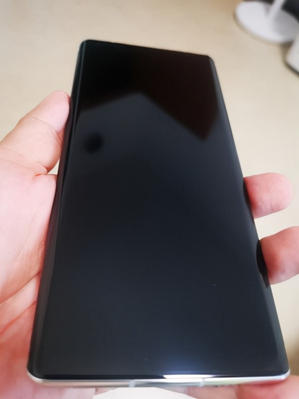 不顧朋友反對,我執意要買4G版華為Mate40Pro,使用3個月談談感受 不顧朋友反對,我執意要買4G版華為Mate40Pro,使用3個月談談感受